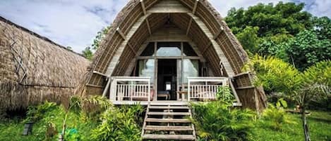 Deluxe Bungalow | Desk, free WiFi, bed sheets