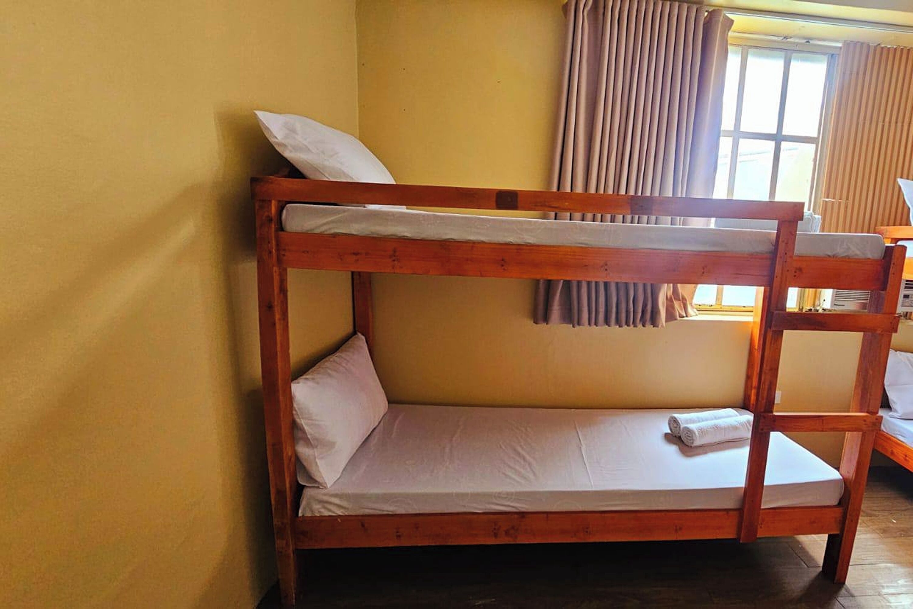 Shared Dormitory | Free WiFi, bed sheets