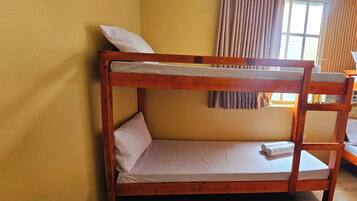 Shared Dormitory | Free WiFi, bed sheets