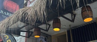 巴雷勒旅舍，咖啡和葡萄酒吧  