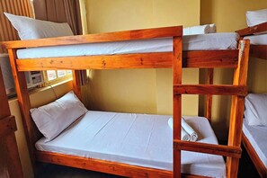 Shared Dormitory | Desk, free WiFi, bed sheets - Barelle Hostel, Coffee And Wine Bar (Kalibo)
