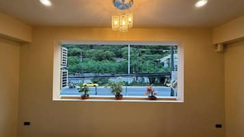 Deluxe-rum - balkong | Skrivbord, gratis wi-fi och sängkläder