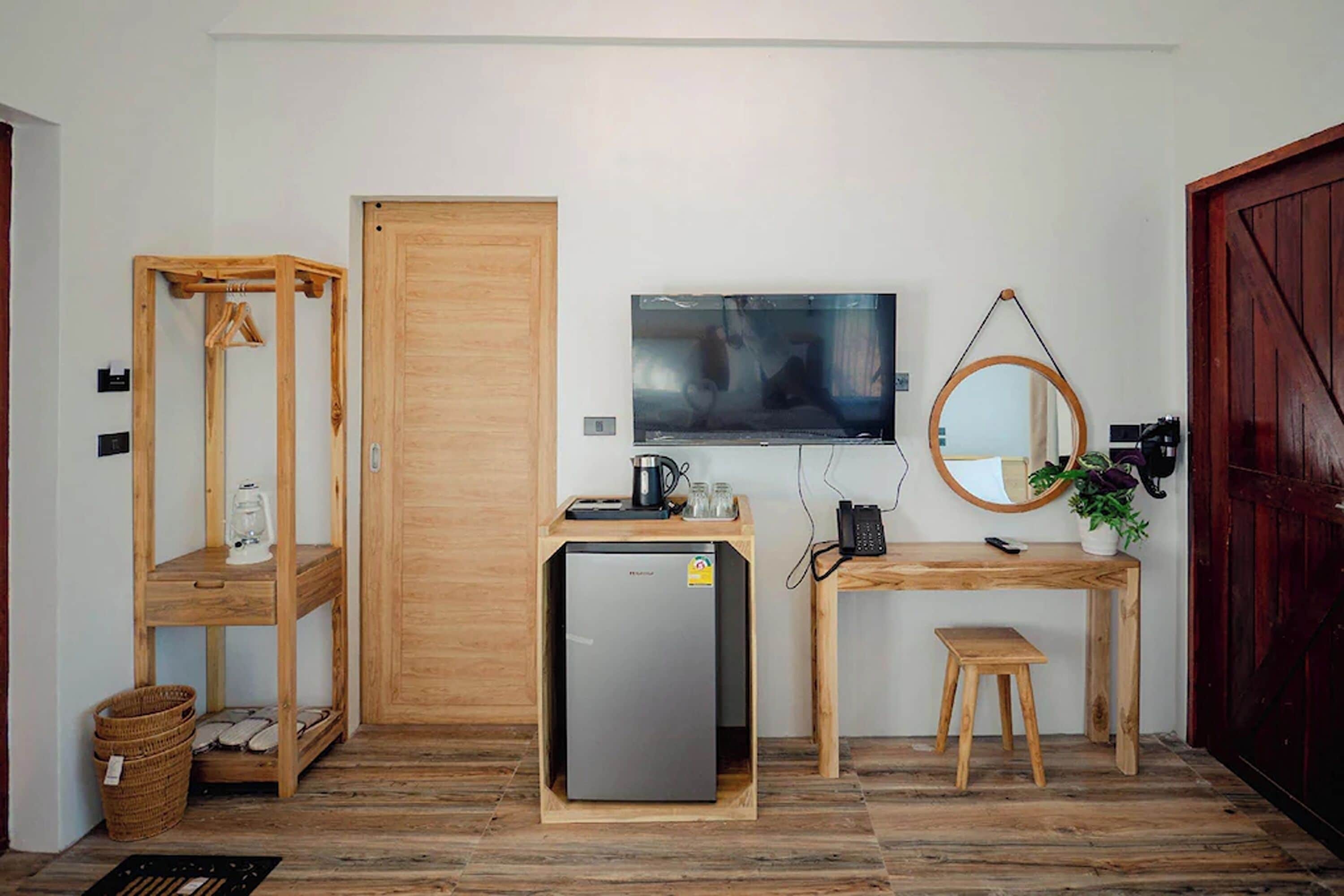 Deluxe Cottage | Desk, free WiFi, bed sheets