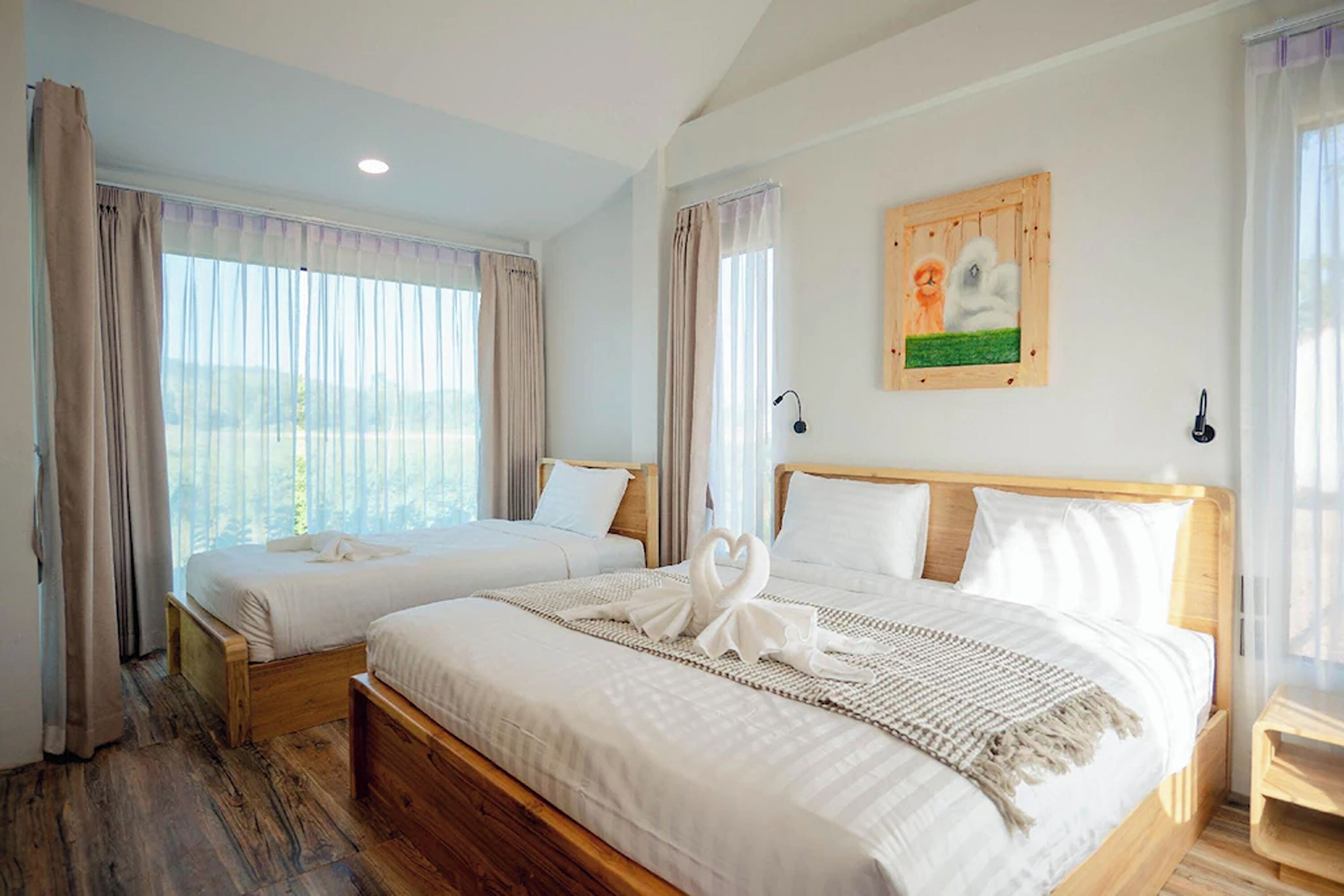 Deluxe Cottage | Desk, free WiFi, bed sheets