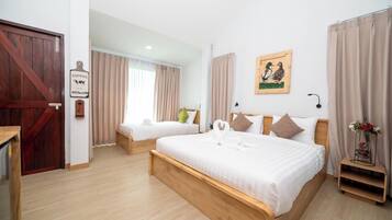 Deluxe Cottage | Desk, free WiFi, bed sheets