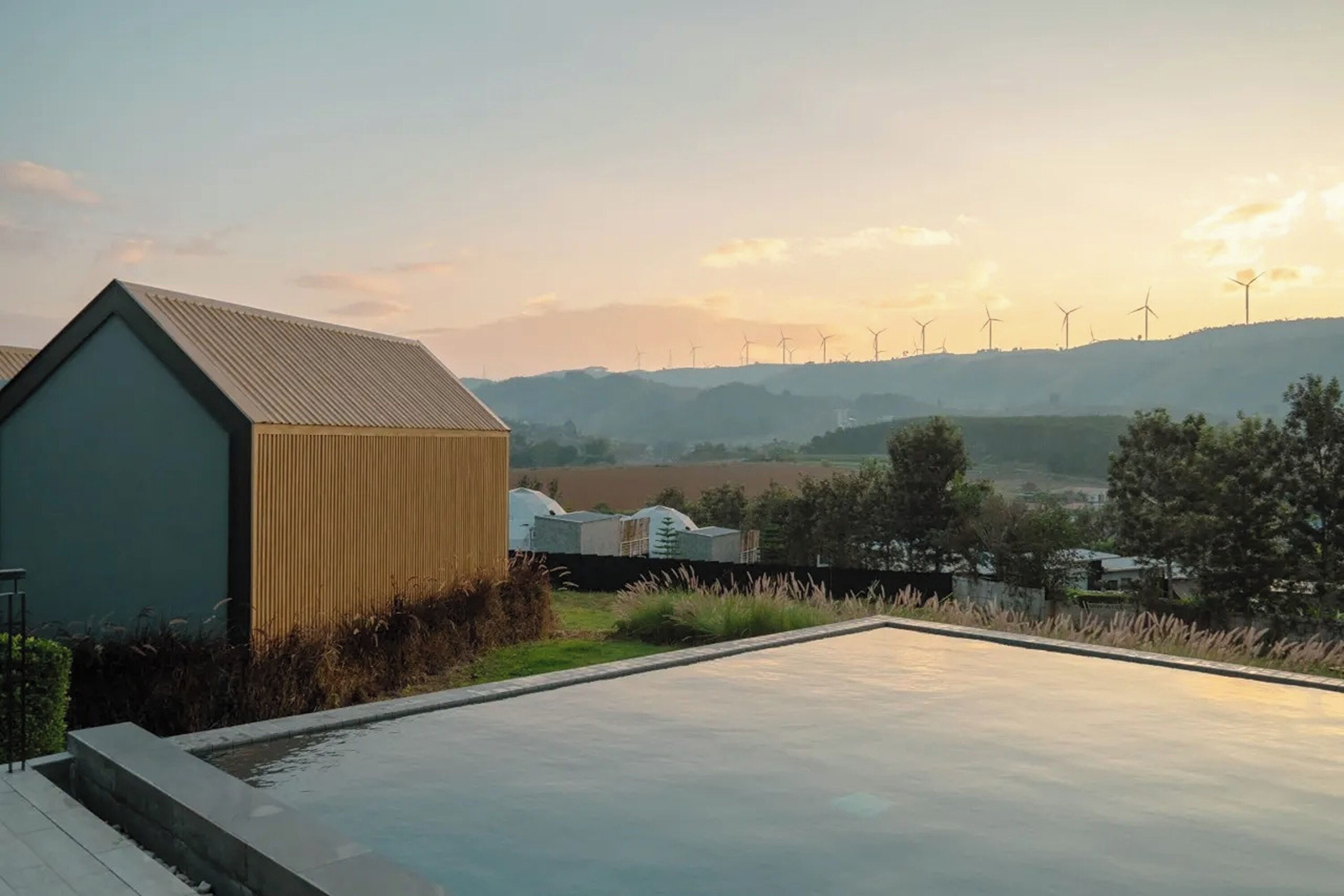 Minibar, in-room safe, desk, free WiFi