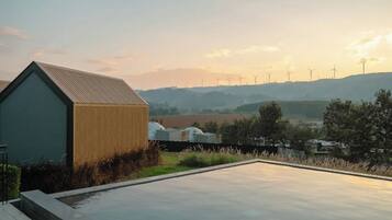 Minibar, in-room safe, desk, free WiFi