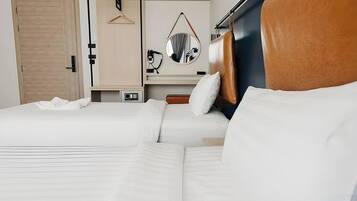 Deluxe Twin Room | Minibar, in-room safe, desk, free WiFi