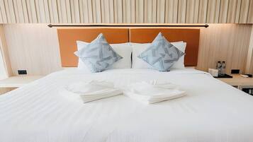 Villa, Bathtub | Minibar, in-room safe, desk, free WiFi