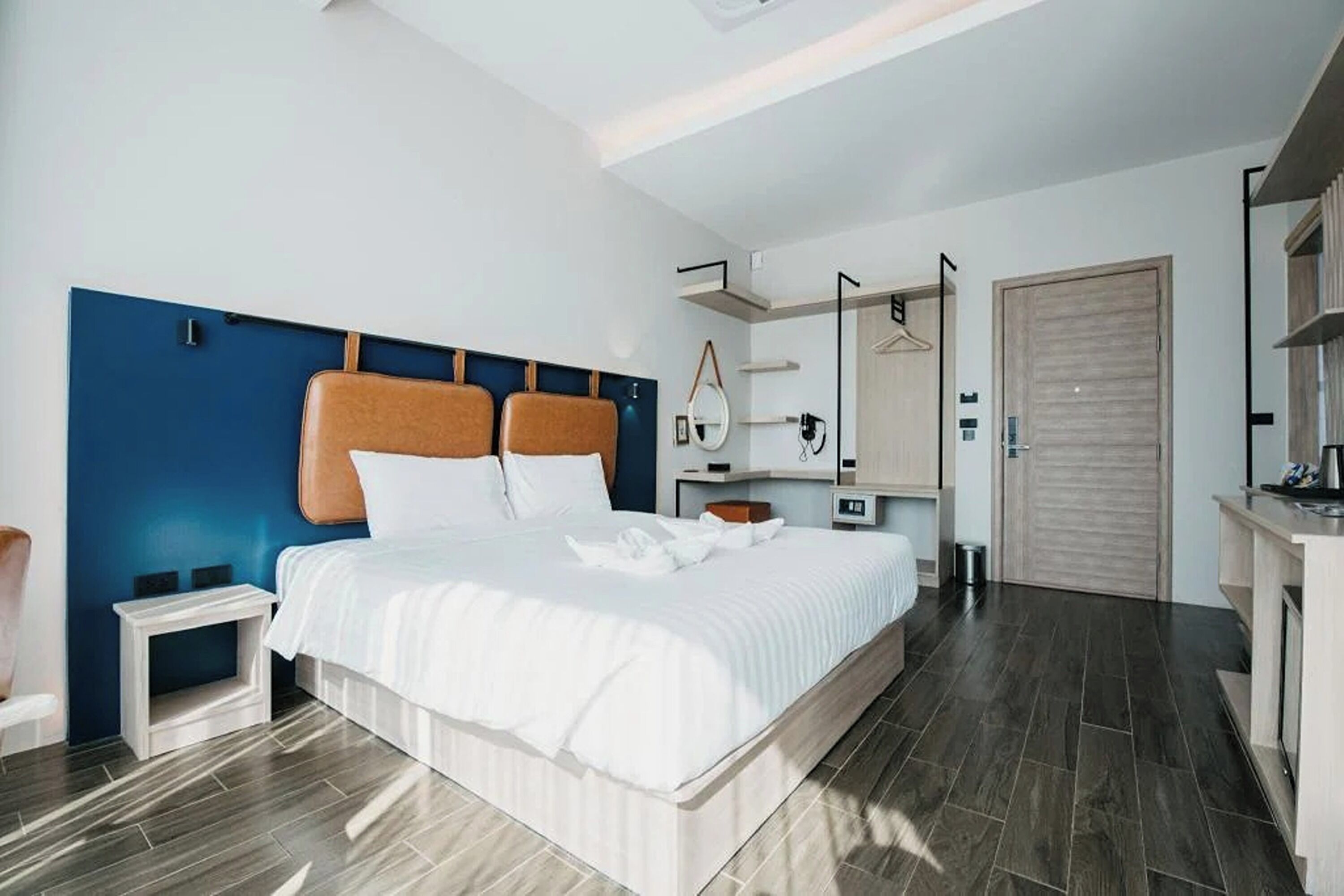 Deluxe Double Room | Bar mini, peti besi dalam bilik, meja, Wi-fi percuma 