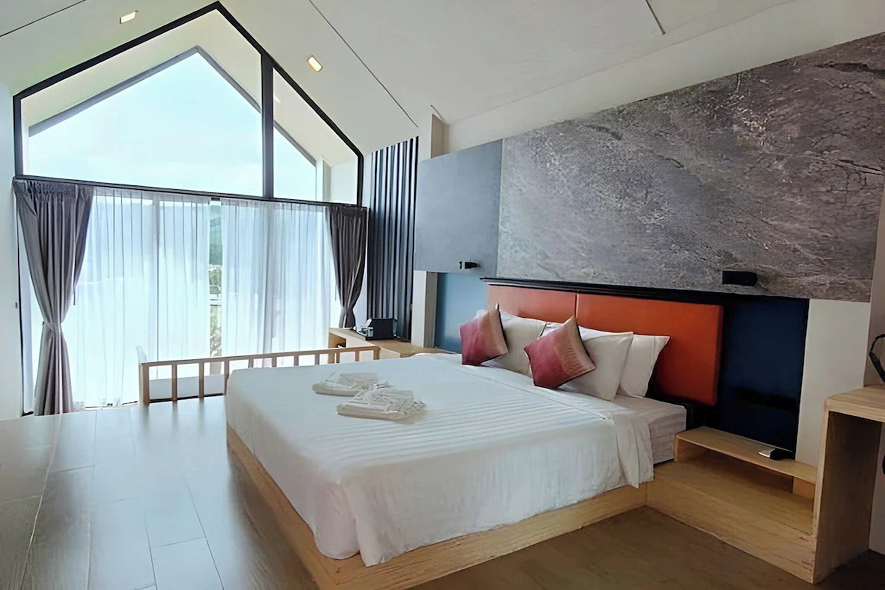 Villa, Bathtub | Minibar, in-room safe, desk, free WiFi