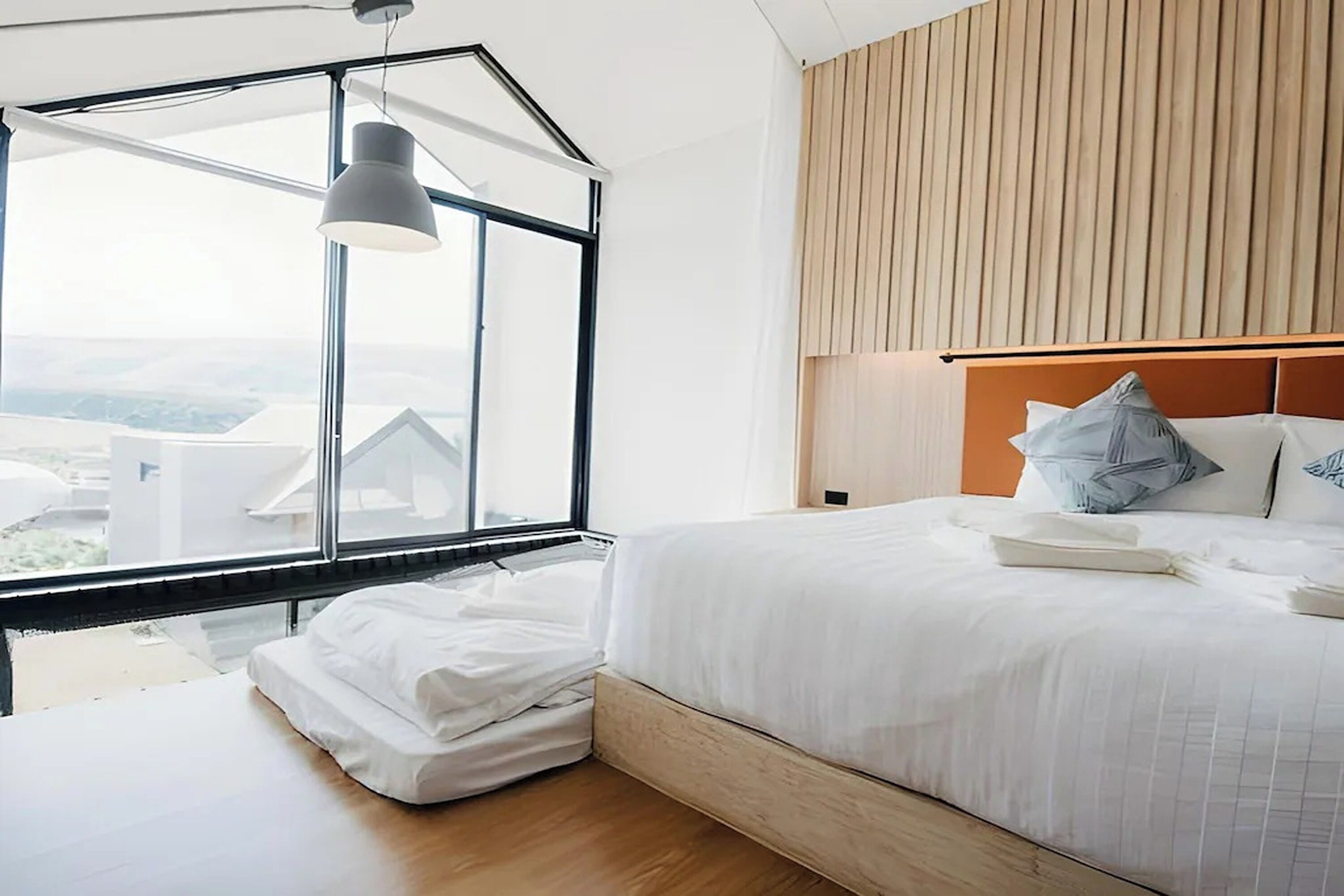 Minibar, caja de seguridad en la habitación, escritorio y wifi gratis 