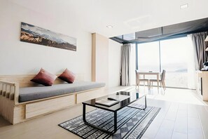 Duplex Villa with Bathtub | Minibár, széf a szobában, íróasztal és ingyenes wifi