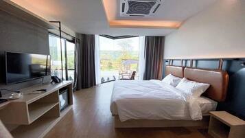 Deluxe-Doppelzimmer | Minibar, Zimmersafe, Schreibtisch, kostenloses WLAN