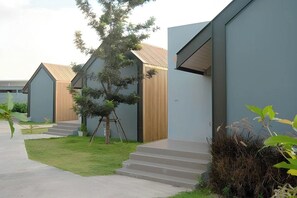 Villa, vasca da bagno | Minibar, una cassaforte in camera, una scrivania, Wi-Fi gratuito