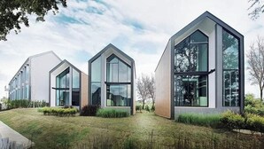 Duplex Villa with Bathtub | ミニバー、セーフティボックス (室内)、デスク、WiFi (無料)
