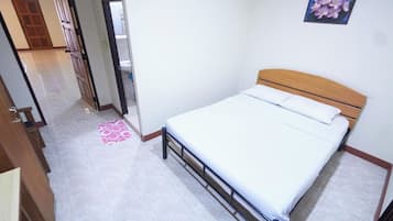 Standard Double Room, 1 Queen Bed | Desk, free WiFi