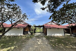 Phòng, quang cảnh hồ | Hiên