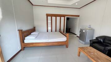 Habitación triple estándar | Escritorio, wifi gratis, ropa de cama