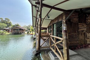 Room, Lake View | Teres/patio