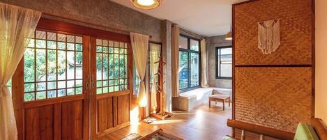 Kahden hengen huone, näköala puutarhaan | Ilmainen Wi-Fi, vuodevaatteet