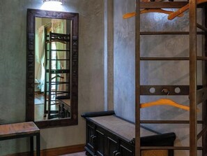 Standard Room, 1 Queen Bed