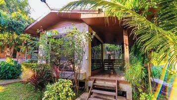 Standard Double Room, Mountain View | Wi-fi percuma, cadar katil