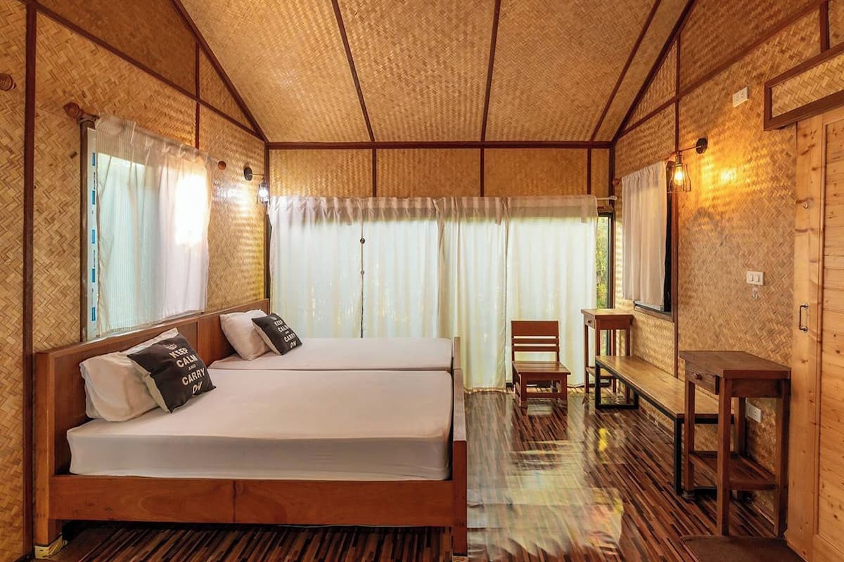 Standard Twin Room | Free WiFi, bed sheets