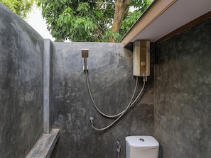 Shower, free toiletries, hair dryer, towels