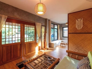 Double Room, Garden View | Free WiFi, bed sheets - Lion Cafe Resort (Hang Dong)