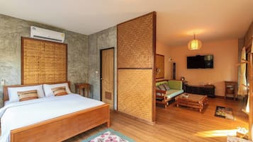 Double Room, Garden View | Free WiFi, bed sheets