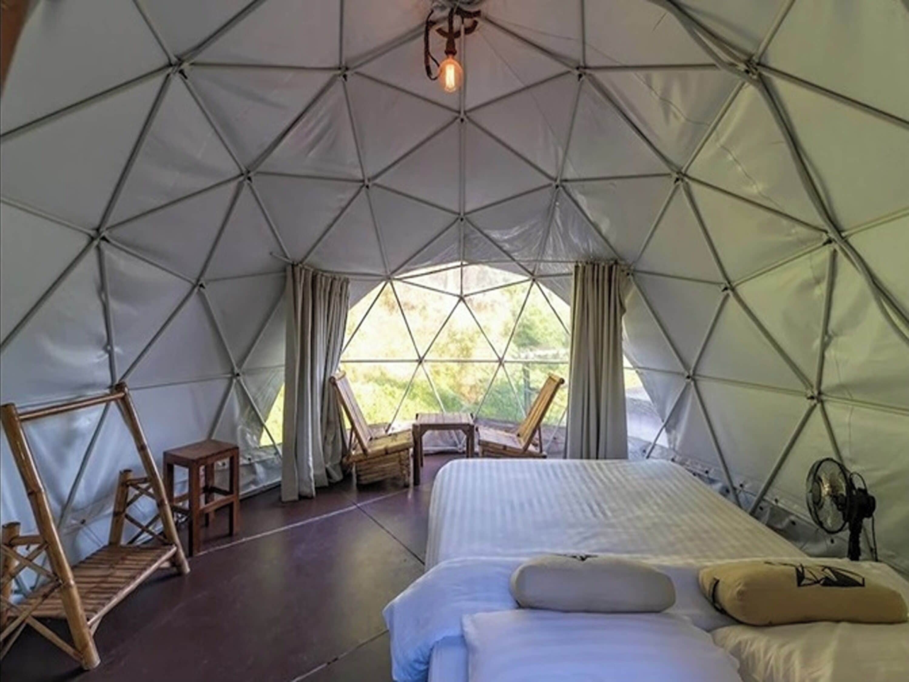 Deluxe Tent | Free WiFi, bed sheets