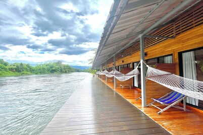 Mataburi River Kwai Resort