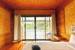 Exclusive Double Room | Desk, rollaway beds, bed sheets - Mataburi River Kwai Resort (Sai Yok)