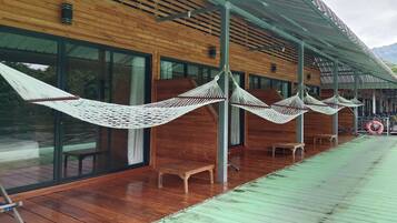 Exclusive Double Room | Desk, rollaway beds, bed sheets