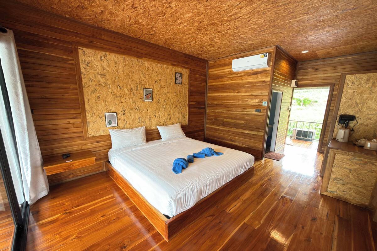 Tweepersoonskamer | Een bureau, gratis wifi, beddengoed