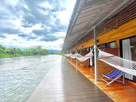 Exclusive Double Room | Balcony. Mataburi River Kwai Resort
