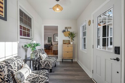 Cozy 4-BR Getaway :Private yard, Gazebo & Grill,