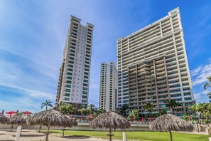 Exterior - Oceanfront Grand Venetian Condo • Private Balcony • Pools • Gym • Beach Access (Puerto Vallarta)