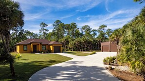 Exterior - Private East Naples Retreat • Gated Drive • Screened Lanai • Peaceful Setting (Naples)