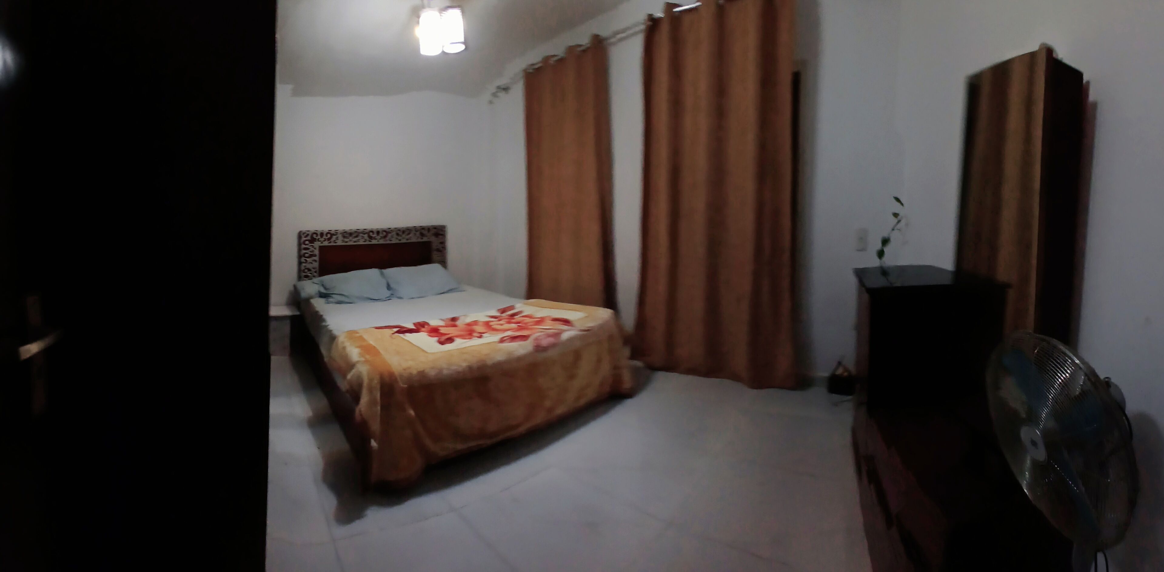 2 Schlafzimmer, Zimmersafe, Bügeleisen/Bügelbrett, WLAN