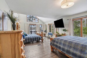 6 slaapkamers, een bureau, een strijkplank/strijkijzer, gratis wifi