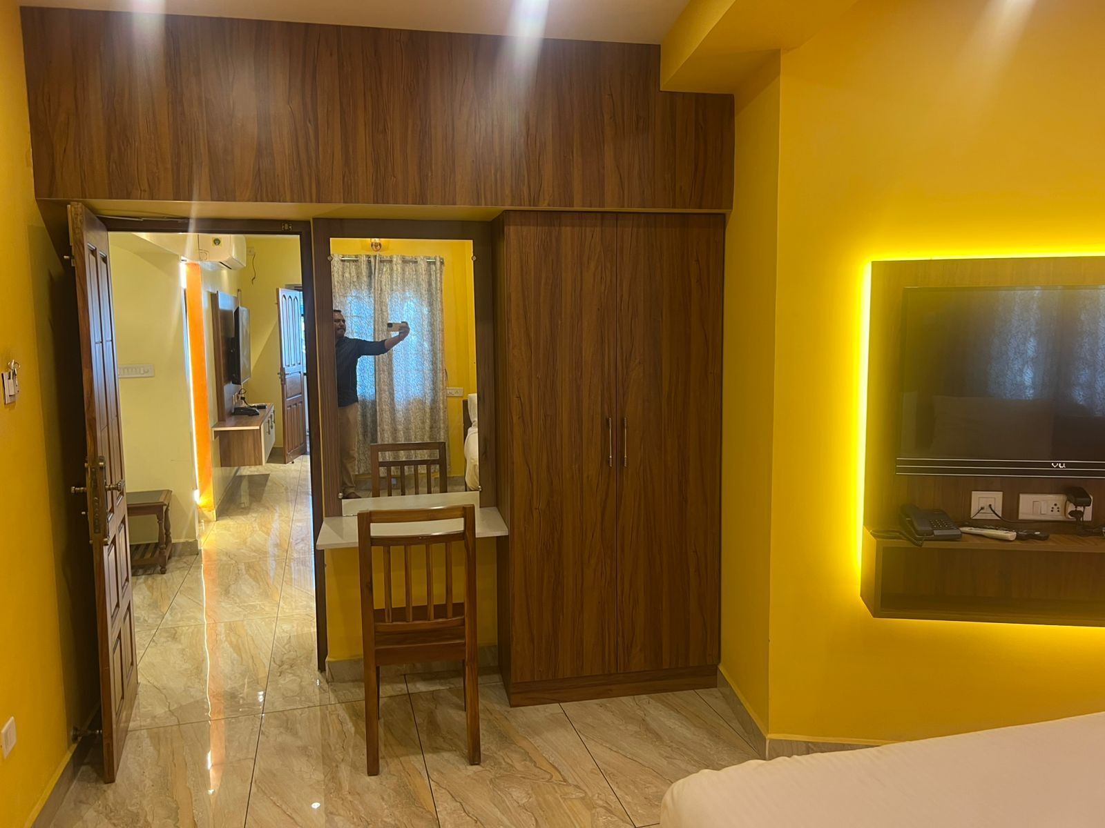 ห้องจูเนียร์สวีท | เครื่องนอนป้องกันสารก่อภูมิแพ้, โต๊ะทำงาน, Wi-Fi ฟรี, ผ้าปูที่นอน