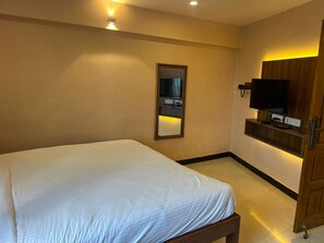 Deluxe-rum | Allergitestade sängkläder, skrivbord, gratis wi-fi och sängkläder