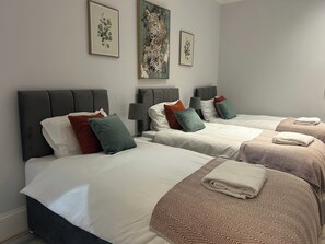 2 dormitorios, tabla de planchar con plancha, wifi y ropa de cama