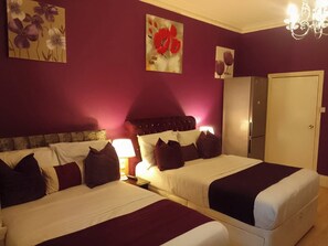 2 bedrooms, WiFi, bed sheets - 2 Bedroom -Sleeps 7-Pets-Parking-Wifi (Birmingham)