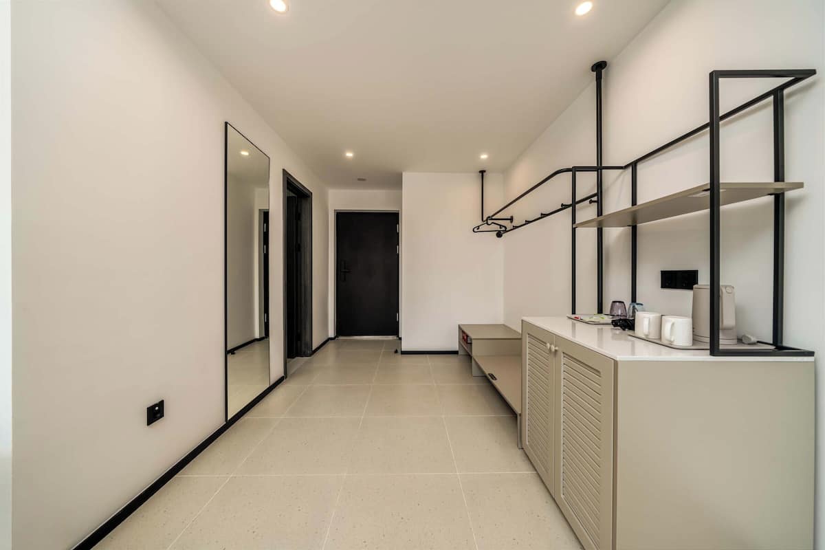 Business Twin Room, City View | Desk, laptop workspace, blackout drapes, free WiFi