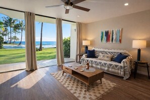 Smart TV - Oceanfront, cozy one bedroom condo in peaceful Ma'ili Cove, Oahu (Waianae)