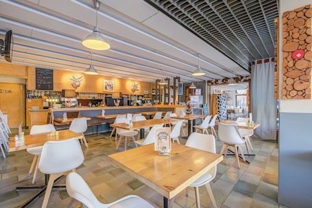 Dining. Hotel Relais Alpin Twin Room Ski In-Out 9, Les Mosses, Switzerland