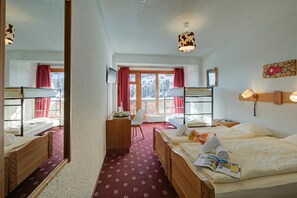 Bed - Hotel Relais Alpin Family Room & Balcony5 136, Les Mosses, Switzerland (Les Mosses)